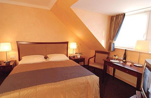 Hotel Ambiente Trier Ruang foto